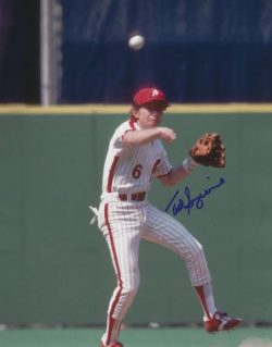 AUTOGRAPHED TED SIZEMORE 8X10 Philadelphia Phillies photo