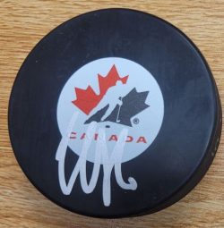 Autographed CLAUDE GIROUX Team Canada Hockey Puck