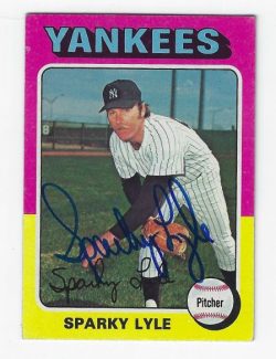 Autographed SPARKY LYLE New York Yankees 1975 Topps Card