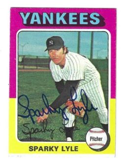 Autographed SPARKY LYLE New York Yankees 1975 Topps Card
