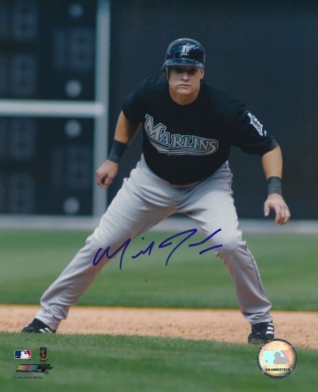 Dontrelle Willis Autographed Florida Marlins Baseball 8x10 Photo