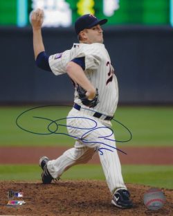 AUTOGRAPHED GLEN PERKINS 8x10  Minnesota Twins photo