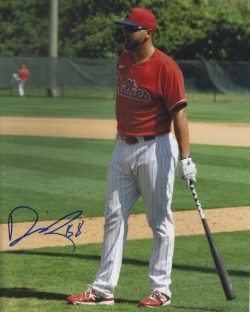 AUTOGRAPHED DARICK HALL 8X10 Philadelphia Phillies Photo