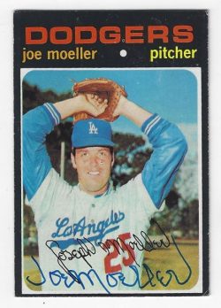 Autographed JOE MOELLER Los Angeles Dodgers 1971 Topps Card