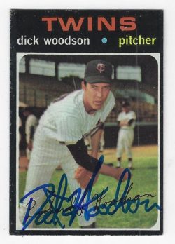 Autographed DICK WOODSON Minnesota Twins 1971 Topps Card