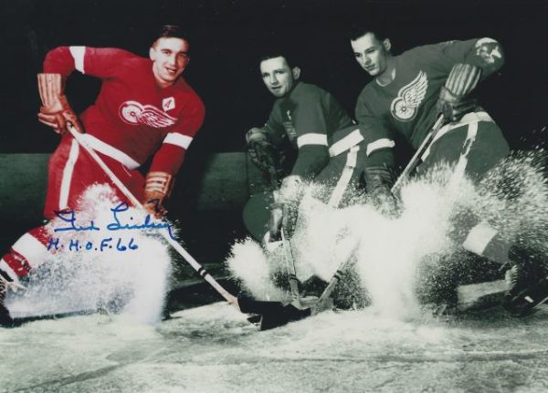 Autographed TED LINDSAY 8X10 Detroit Red Wings Photo