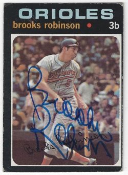 Autographed BROOKS ROBINSON Baltimore Orioles 1971 Topps Card