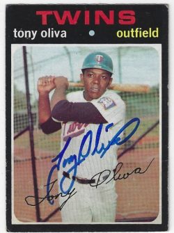 Autographed TONY OLIVA Minnesota Twins 1971 Topps Card