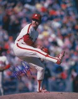 AUTOGRAPHED SPARKY LYLE 8x10 Philadelphia Phillies Photo