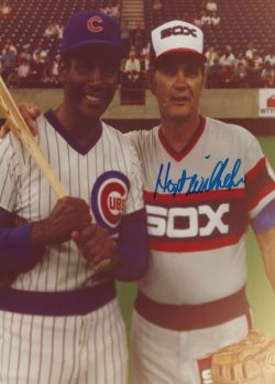 Autographed  HOYT WILHELM 8x10 Chicago White Sox Photo