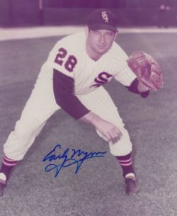 Autographed EARLY WYNN 8X10 Chicago White Sox Photo