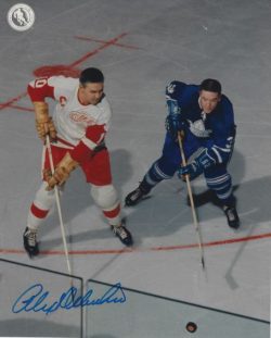 AUTOGRAPHED ALEX DELVECCHIO 8X10 Detroit Red Wings Photo