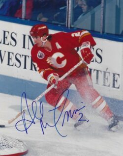 Autographed AL MACINNIS 8X10 Calgary Flames Photo