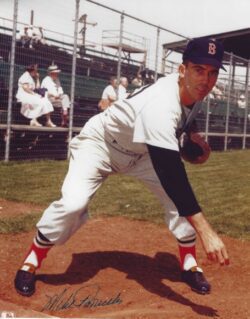 AUTOGRAPHED MIKE FORNIELES 8X10 Boston Red Sox photo