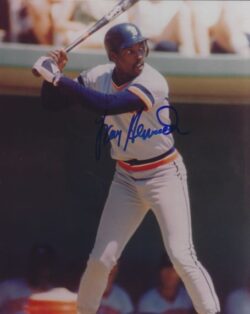 AUTOGRAPHED LARRY HERNDON 8X10 Detroit Tigers photo