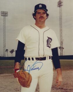 AUTOGRAPHED  KEVIN SAUCIER 8x10 Detroit Tigers Photo