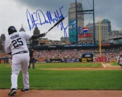 AUTOGRAPHED DMITRI YOUNG 8X10 Detroit Tigers photo