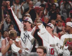 Autographed BILL WENNINGTON 8X10 Chicago Bulls Photo