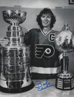 Autographed BOBBY CLARKE 8X10 Philadelphia Flyers Photo
