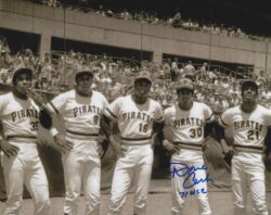 Autographed DAVE CASH "71 WSC" 8X10 Pittsburgh Pirates Photo
