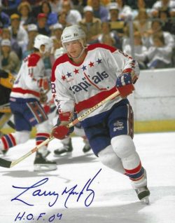 Autographed  LARRY MURPHY "HOF 04" 8X10 Washington Capitals photo.