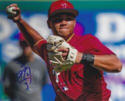 Autographed  HAO YU LEE 8X10 Philadelphia Phillies Photo