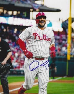 AUTOGRAPHED DARICK HALL 8X10 Philadelphia Phillies Photo