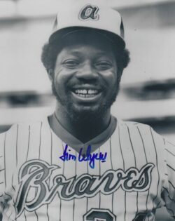 AUTOGRAPHED JIM WYNN 8X10 Atlanta Braves photo