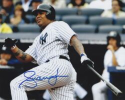 AUTOGRAPHED ANDRUW JONES 8X10 New York Yankees photo