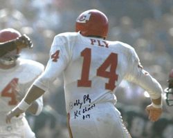 Autographed BOBBY PLY 8X10 Kansas City Chiefs Photo
