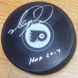 AUTOGRAPHED Mark Recchi "HOF 2017" Philadelphia Flyers Hockey Puck