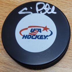 Autographed  CRAIG PATRICK USA  Hockey Puck