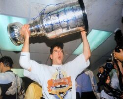 Autographed MARK RECCHI "91 Stanley Cup Champs" Pittsburgh Penguins 16x20 Photo