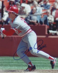 AUTOGRAPHED PETE ROSE 8X10 Cincinnati Reds Photo