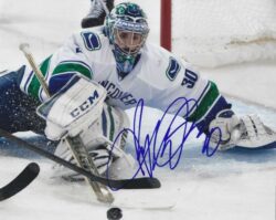 Autographed RYAN MILLER 8X10 Vancouver Canucks Photos
