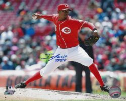 AUTOGRAPHED RAISEL IGLESIAS 8X10 Cincinnati Reds Photo