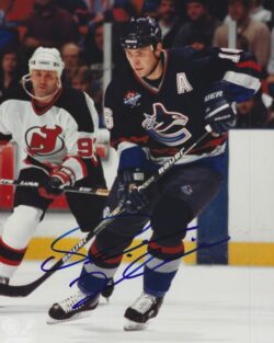 Markus Naslund Autographed Signed 8X10 Vancouver Canucks Photos - Autographs