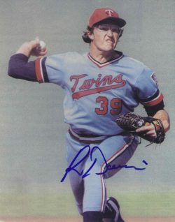 AUTOGRAPHED RON DAVIS 8X10 Minnesota Twins photo