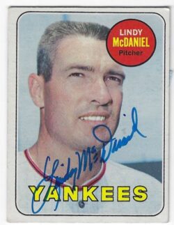Autographed LINDY MCDANIEL New York Yankees 1969 Topps Card