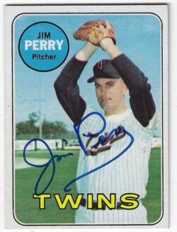 Autographed JIM PERRY Minnesota Twins 1969 Topps Card