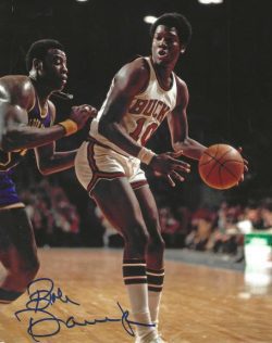 AUTOGRAPHED BOB DANDRIDGE 8X10 MILWAUKEE BUCKS Photo