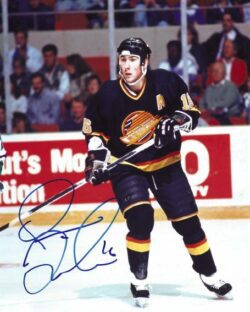 Autographed TREVOR LINDEN 8X10 Vancouver Canucks Photos