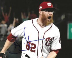 Autographed Sean Doolittle 8X10 Washington Nationals Photo