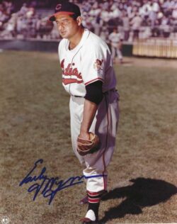 Autographed EARLY WYNN 8X10 CLEVELAND INDIANS photo