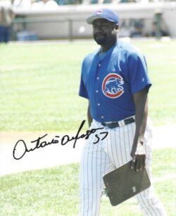 Moises Alou Autographed Signed 8X10 Chicago Cubs Photo - Autographs