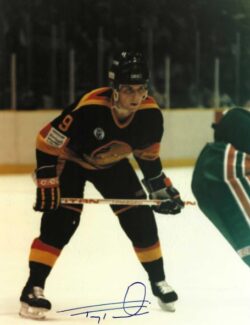Autographed TONY TANTI Vancouver Canucks 8x10 Photo