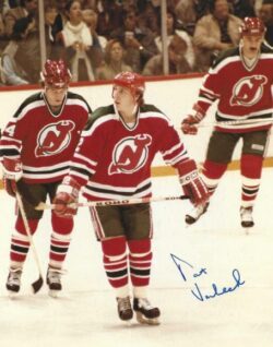 Autographed PAT VERBEEK 8x10 New Jersey Devils photo