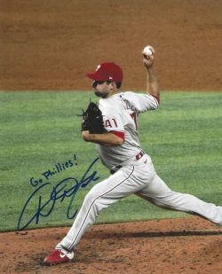 AUTOGRAPHED DAVID HALE 8X10 Philadelphia Phillies photo