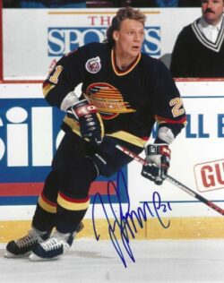 Autographed JYRKI LUMME Vancouver Canucks 8x10 Photo