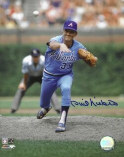 AUTOGRAPHED  PHIL NIEKRO 8X10 Atlanta Braves Photo
